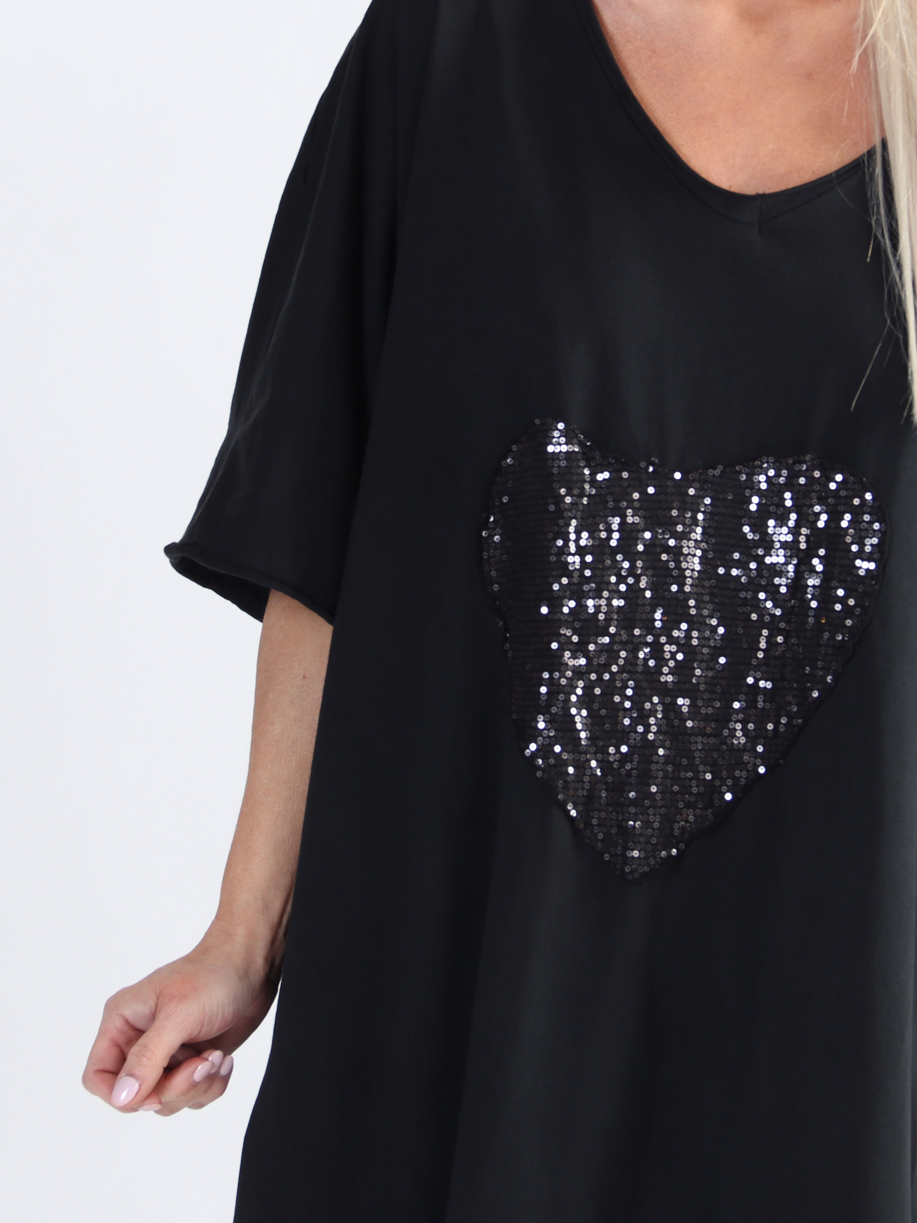 Shila - Plus size t-shirtkjole i bomuld med hjerte i pailletter